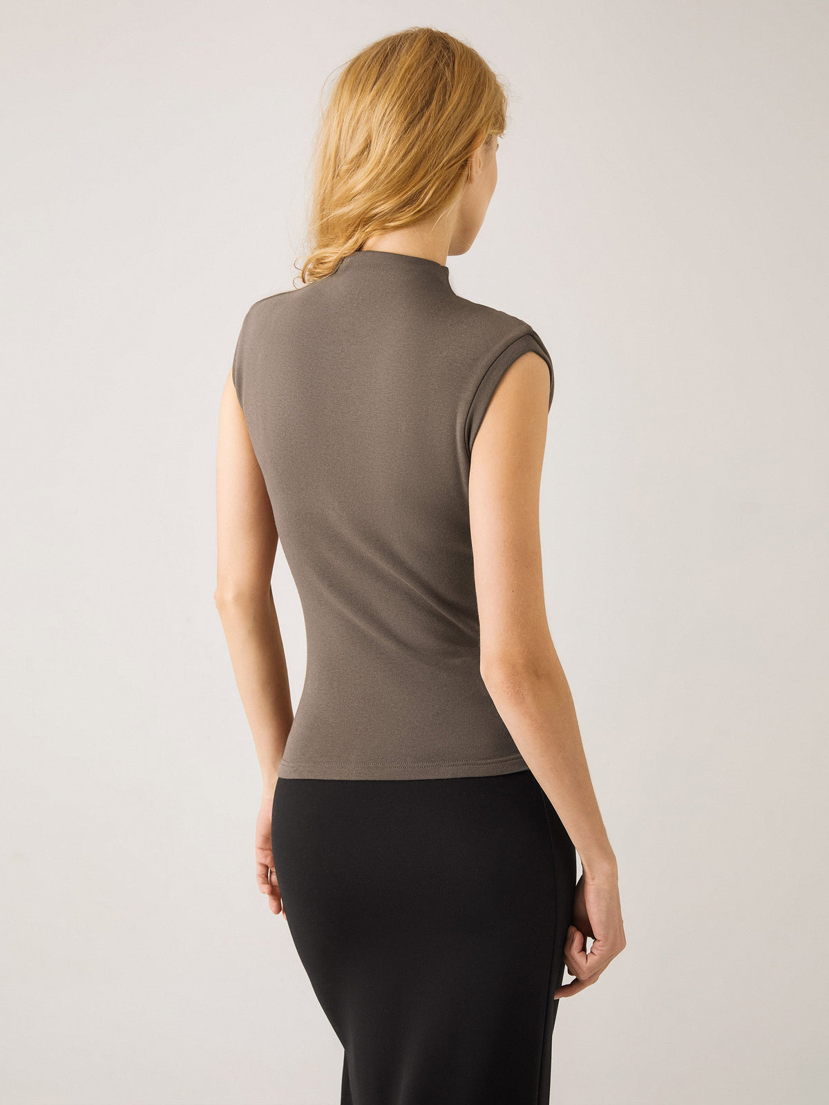 OGLmove Women's Eco-Mousse® Mock Neck Sleeveless Ruched Top